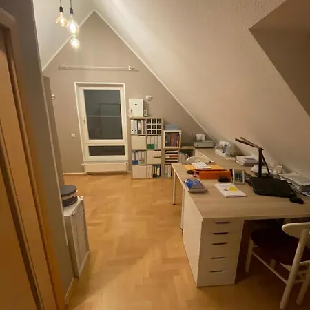Gemutliches Im Dachgeschoss